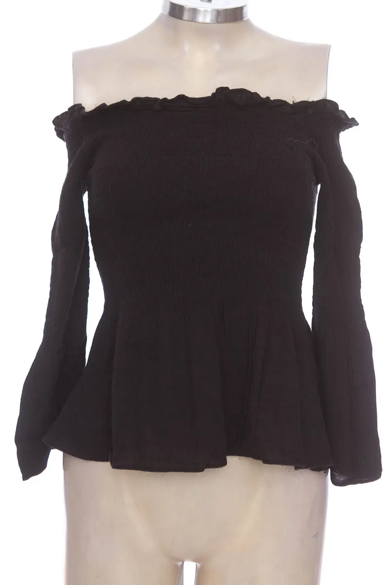 BLUSA COLOR NEGRO  BERSHKA