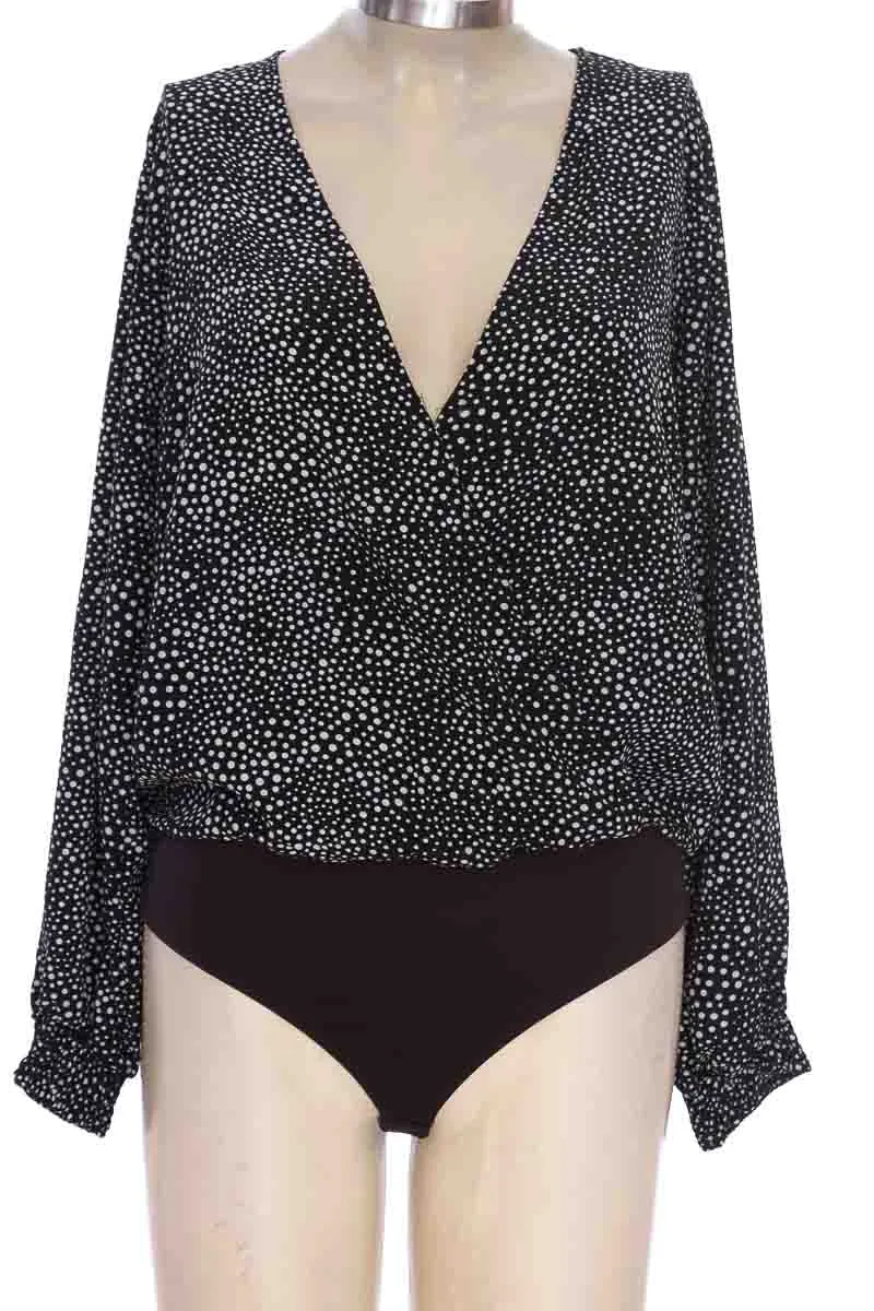 BLUSA COLOR NEGRO  ELA