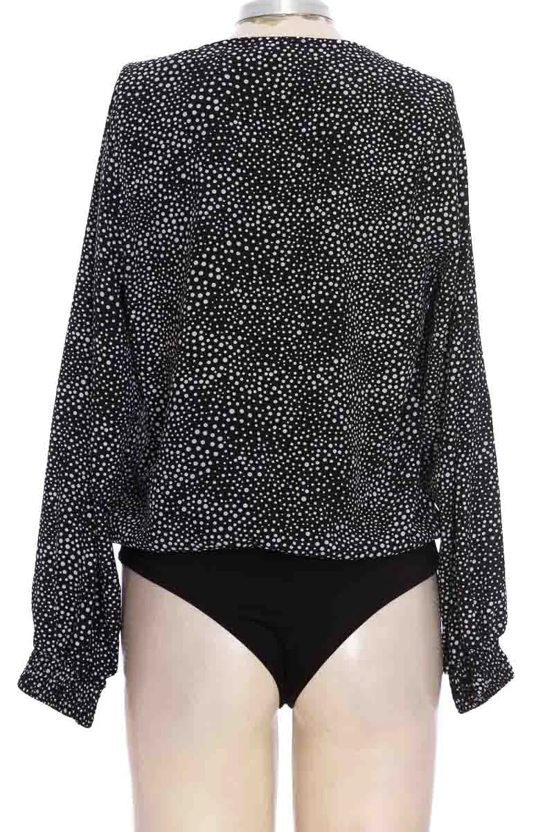 BLUSA COLOR NEGRO  ELA
