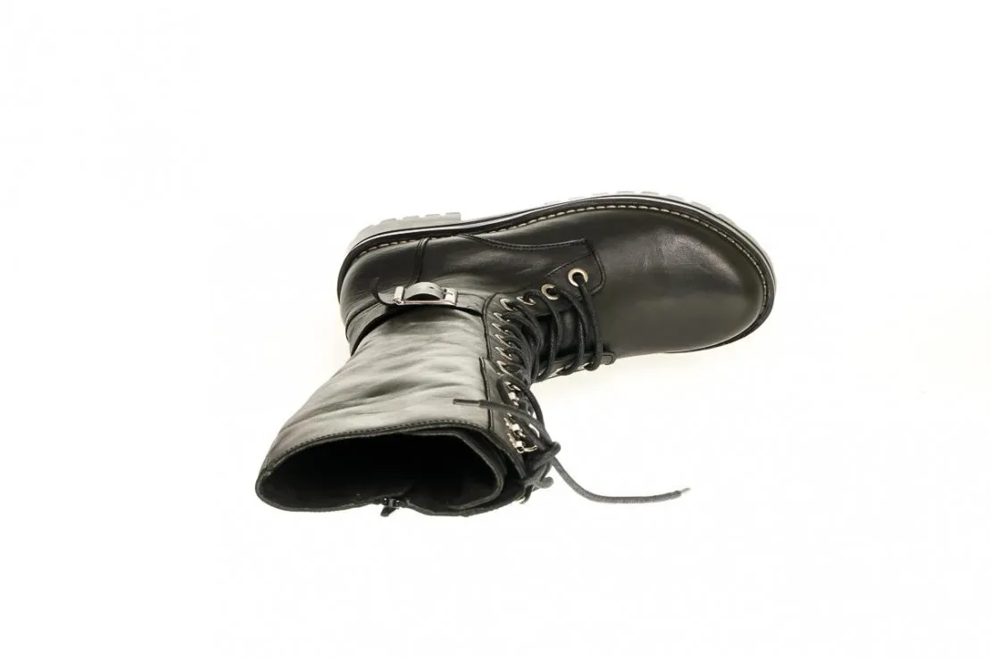 Bota de Chica con cordones Negra 5673 Chacal