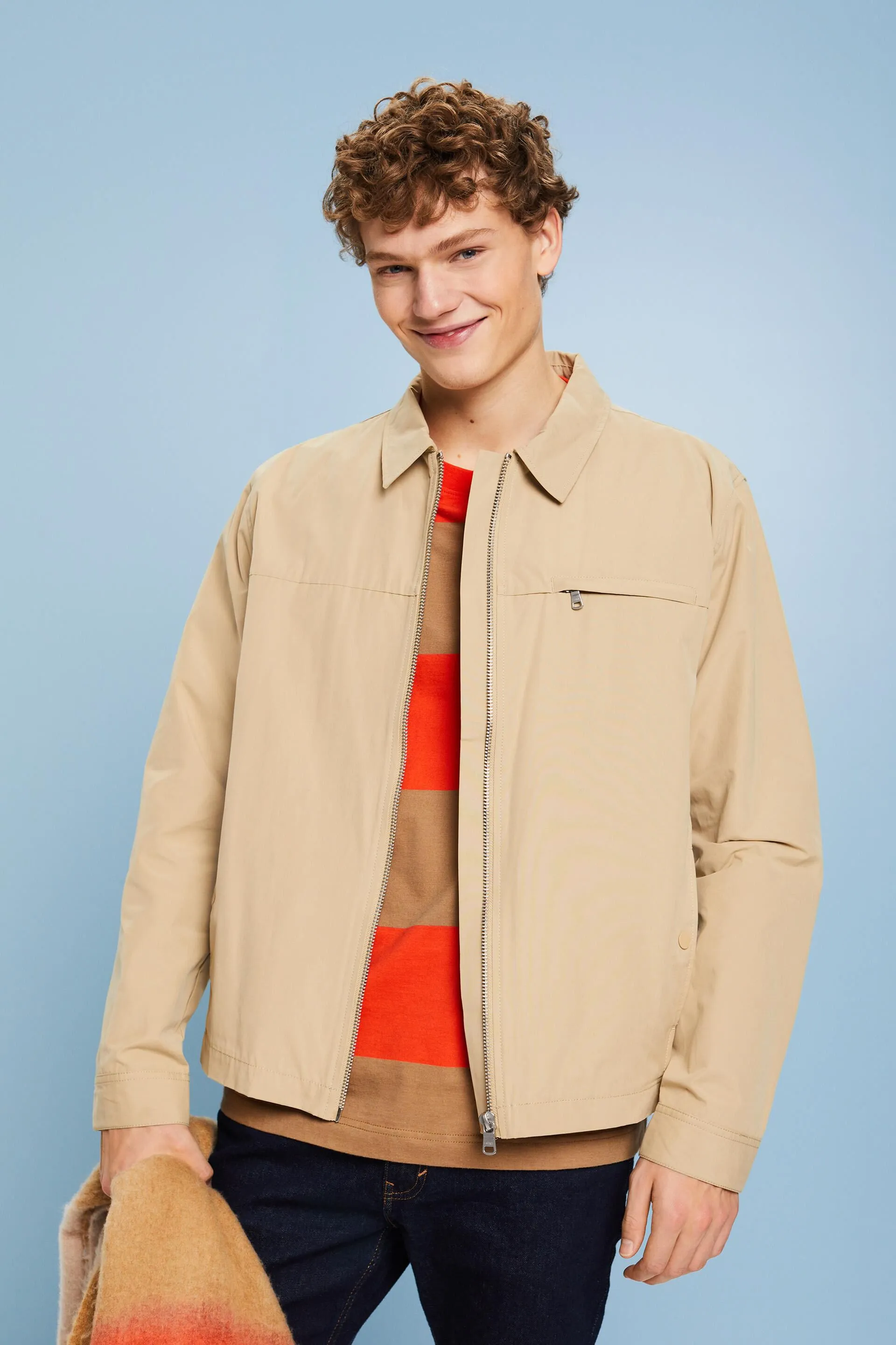 Chaqueta con cremallera