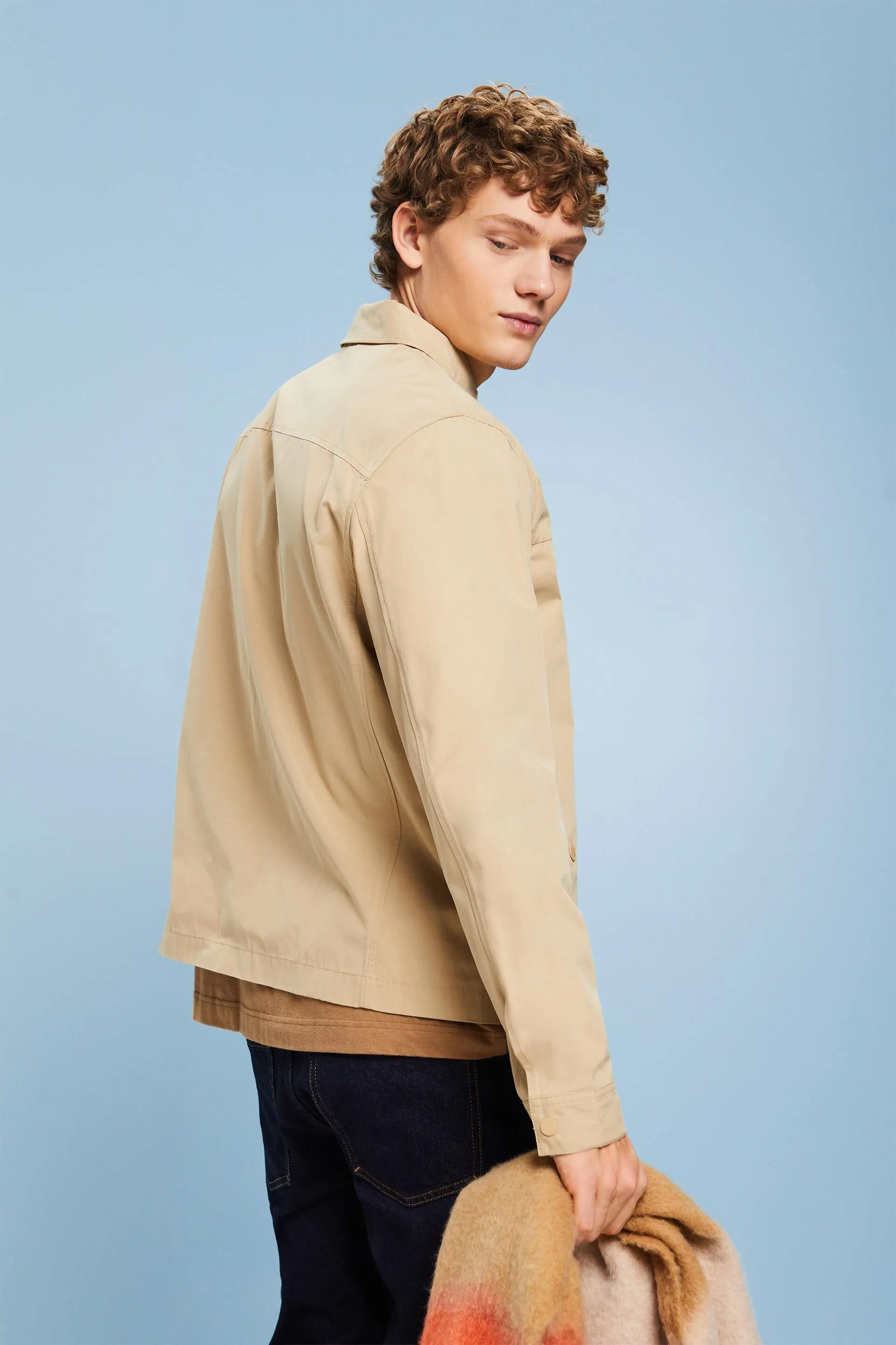 Chaqueta con cremallera