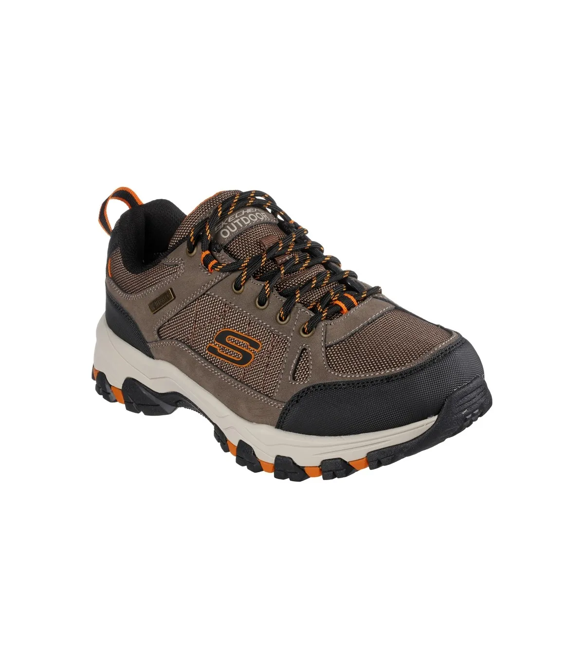 Deportivo con piso track en color taupe