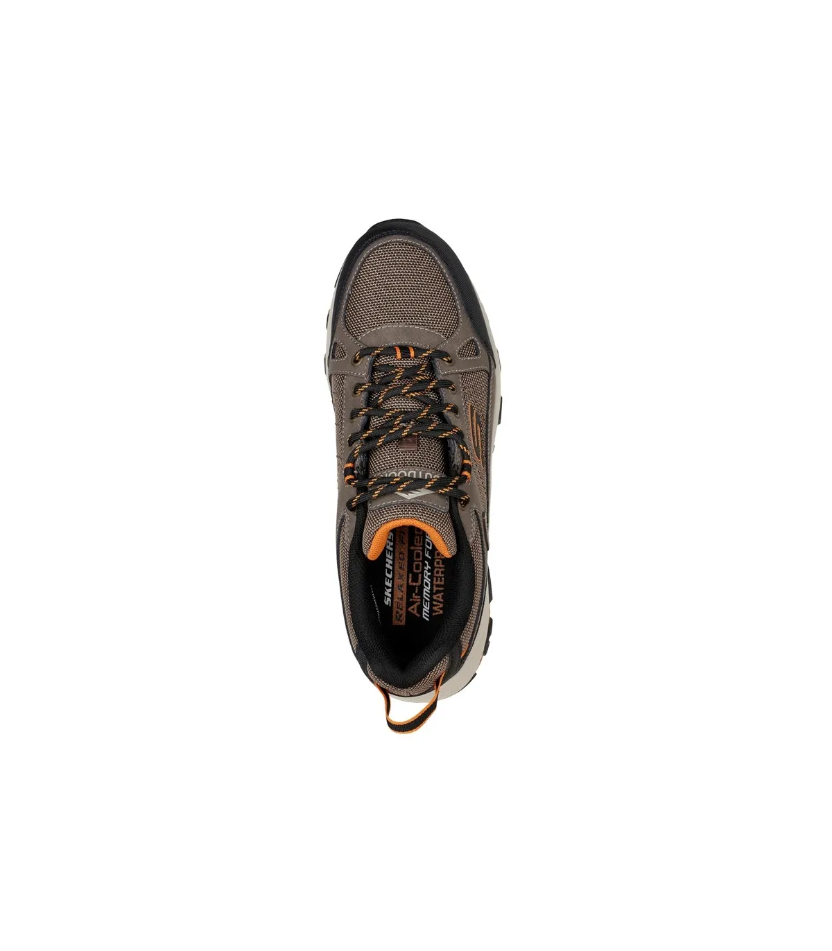 Deportivo con piso track en color taupe
