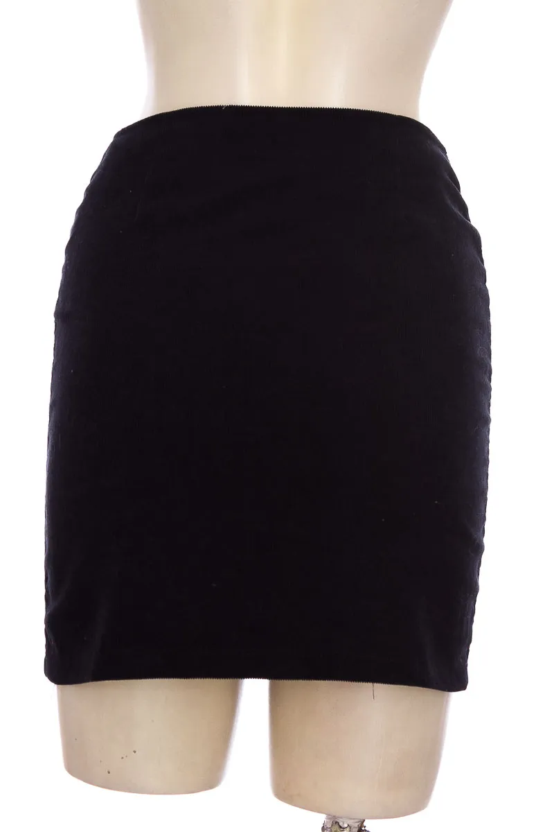 FALDA COLOR NEGRO  WANAWA