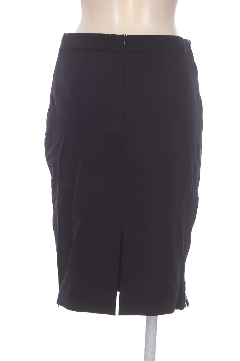 FALDA COLOR NEGRO  ZARA