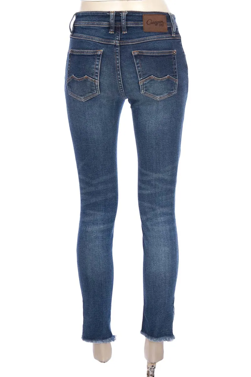 PANTALóN COLOR AZUL  CHEVIGNON