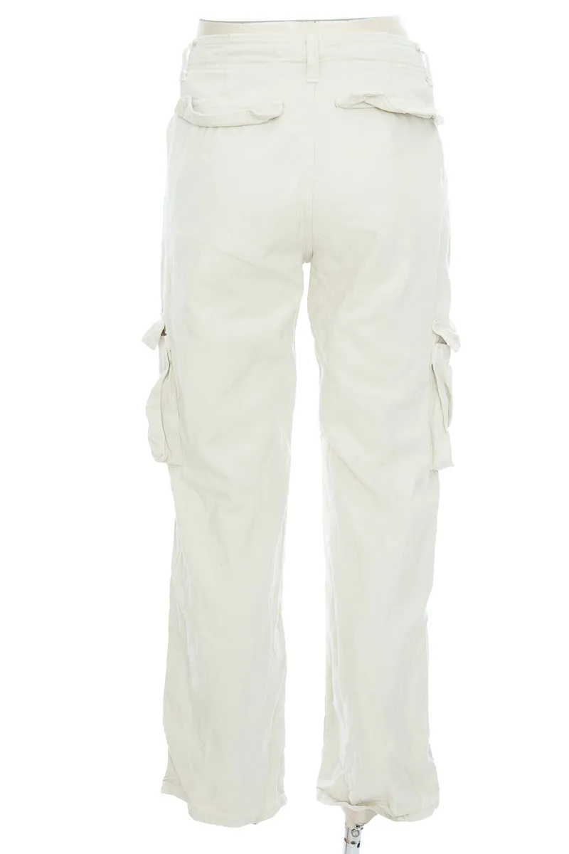 PANTALóN COLOR BEIGE  STRADIVARIUS