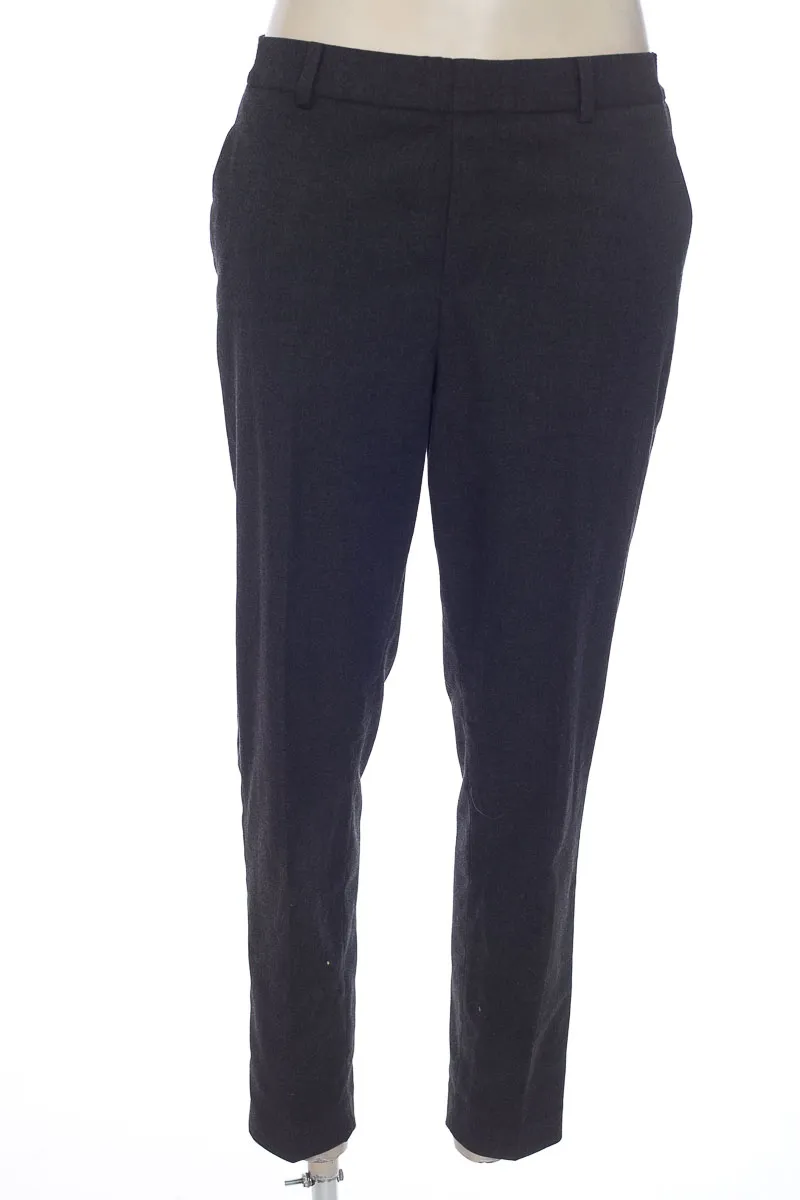 PANTALóN COLOR GRIS  UNI QLO