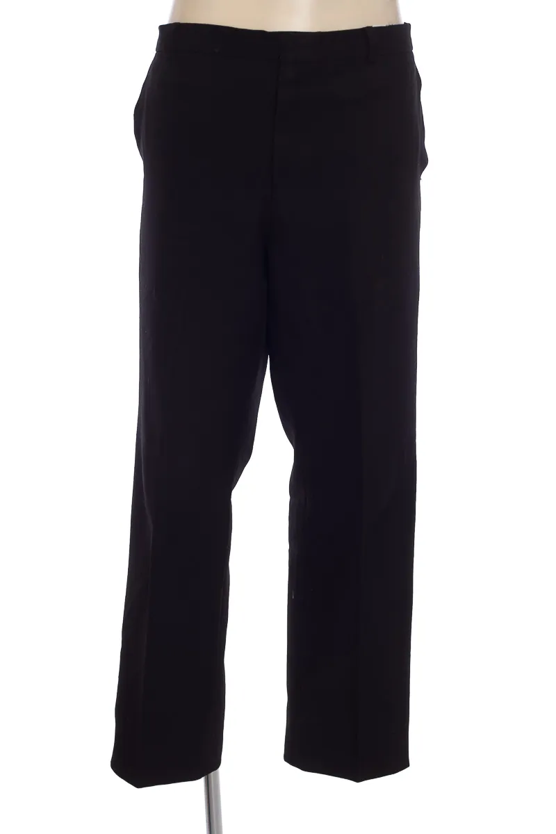 PANTALóN COLOR NEGRO  CLOSEANDO