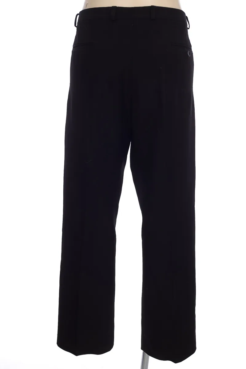 PANTALóN COLOR NEGRO  CLOSEANDO