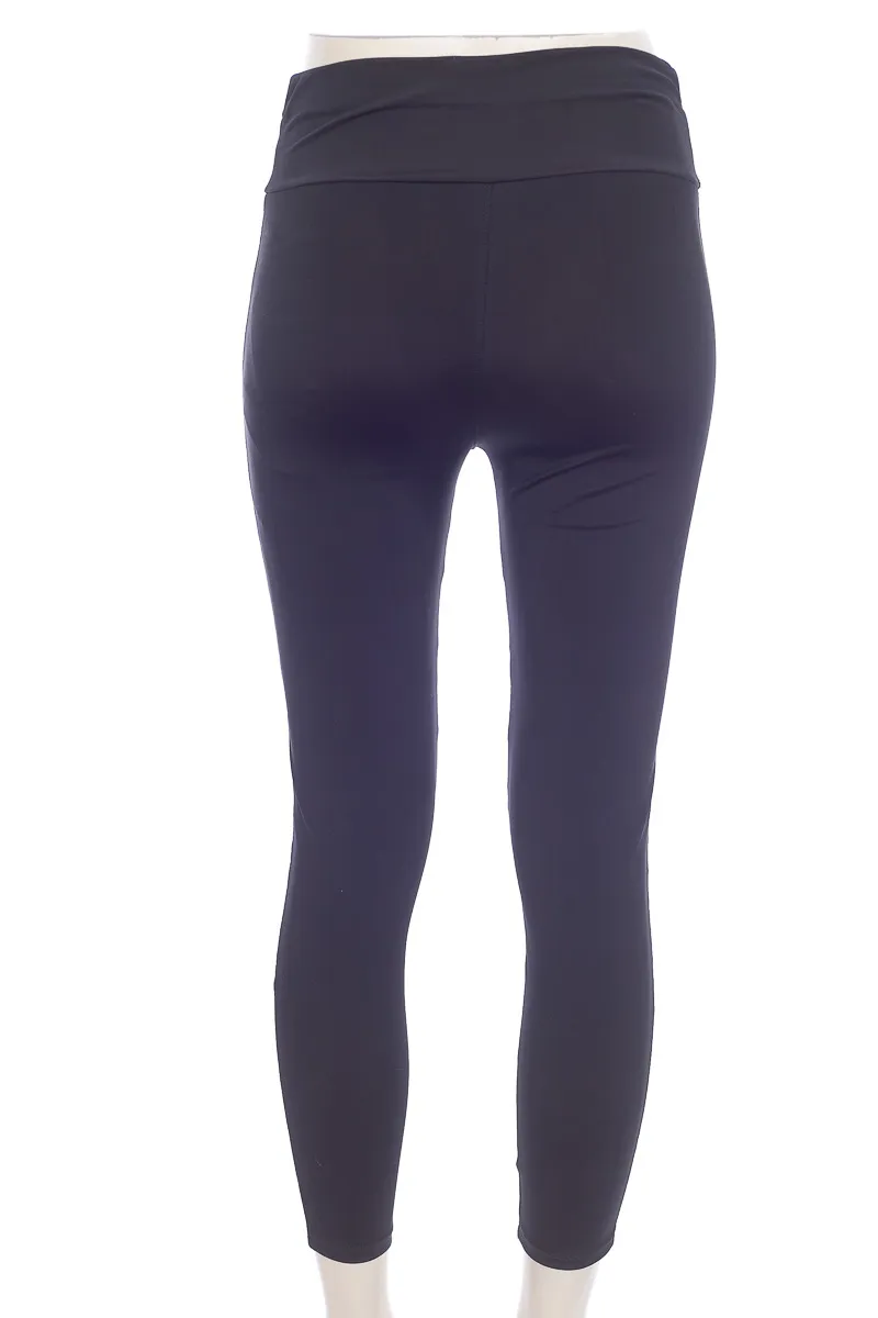 PANTALóN COLOR NEGRO  DOLPFIT