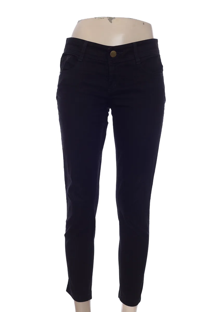 PANTALóN COLOR NEGRO  LEONISA