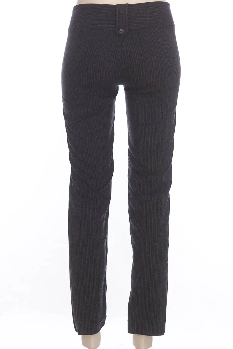 PANTALóN COLOR NEGRO  NIKELL