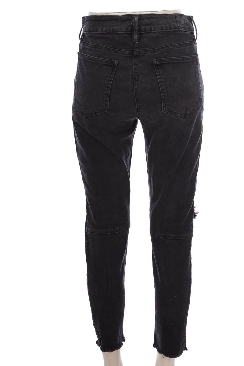 PANTALóN COLOR NEGRO  XLIVE