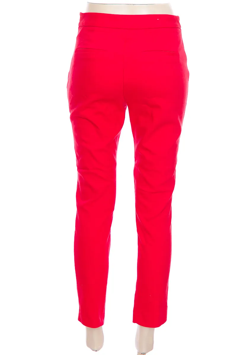 PANTALóN COLOR ROJO  STRADIVARIUS