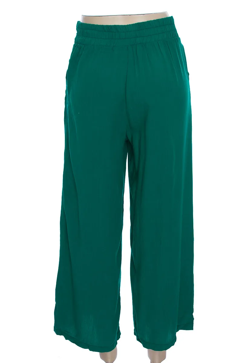 PANTALóN COLOR VERDE  CLOSEANDO