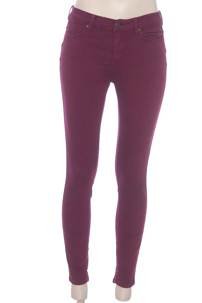 PANTALóN COLOR VINOTINTO  STRADIVARIUS