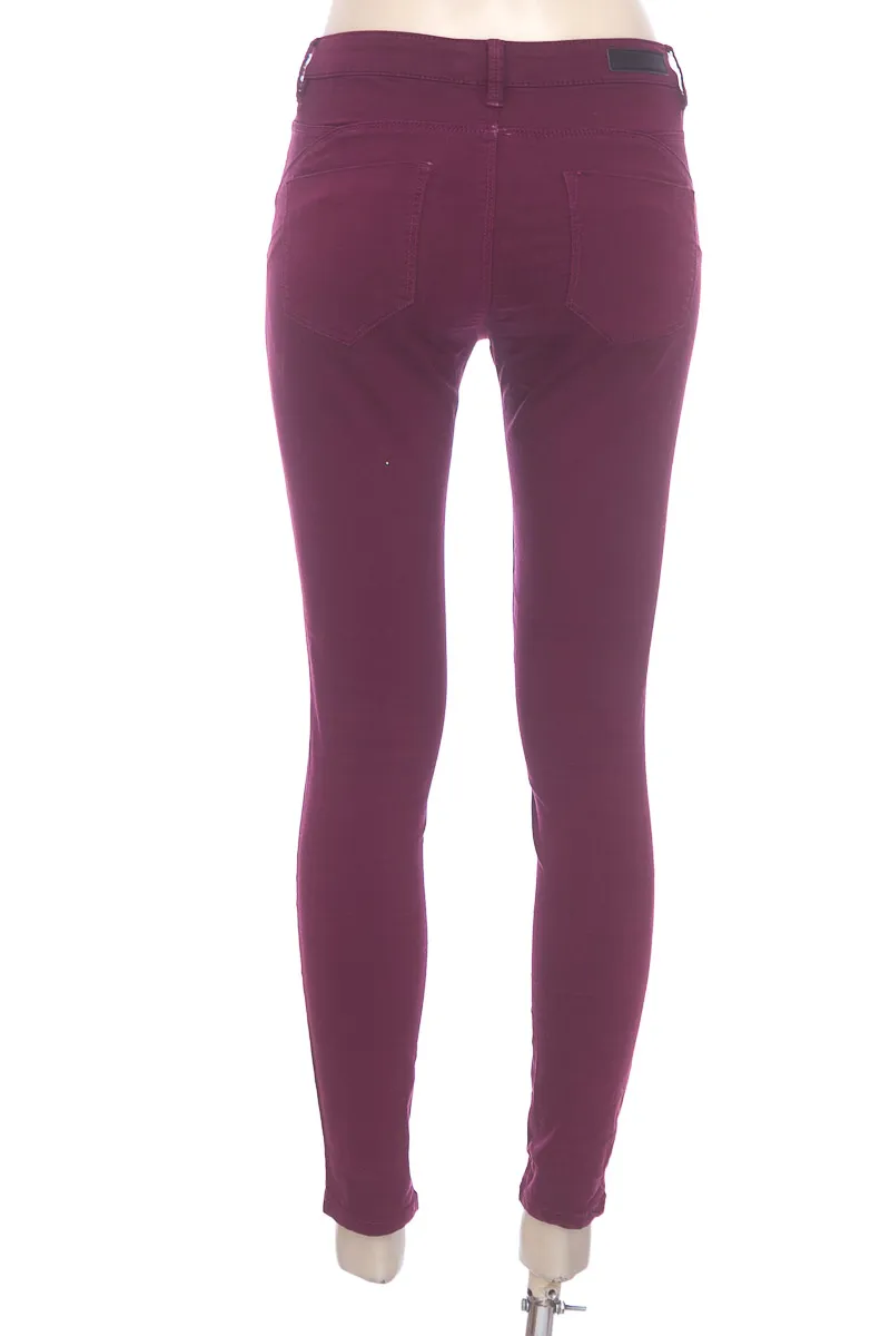 PANTALóN COLOR VINOTINTO  STRADIVARIUS