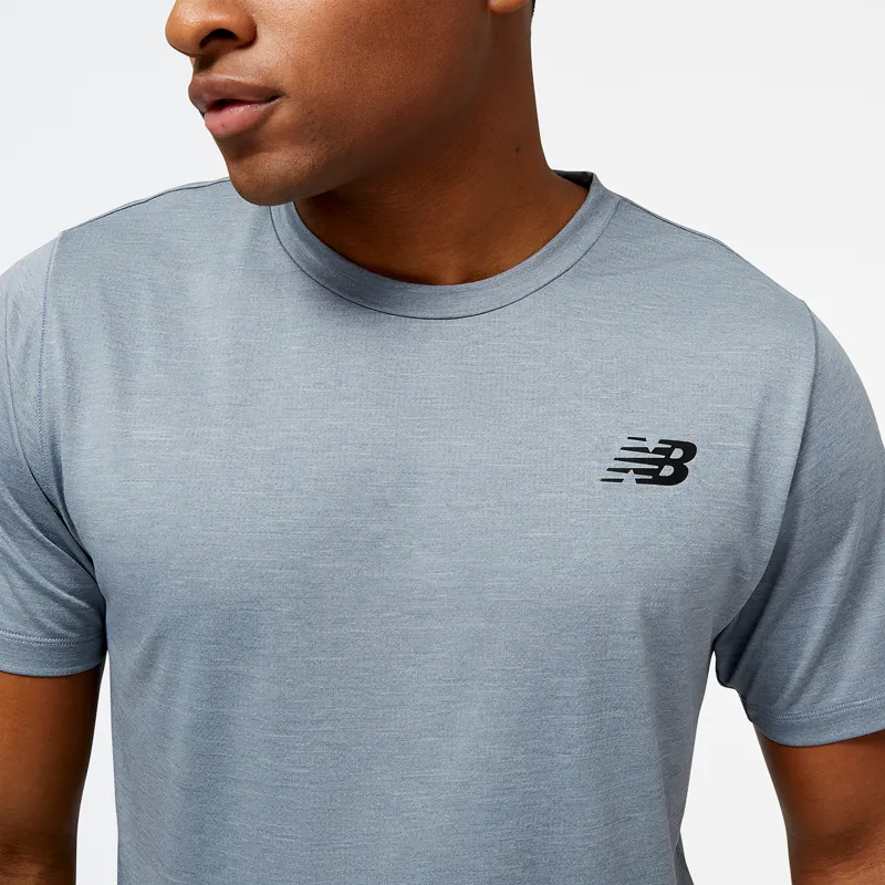 Polera Running Hombre New Balance Tenacity Gris